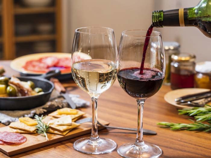 業務用からご家庭用まで酒類全般の取り扱いをしております